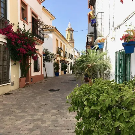 Authentic Andalusian Townhouse With Roof Terrace, Steps From The Beach Estepona
