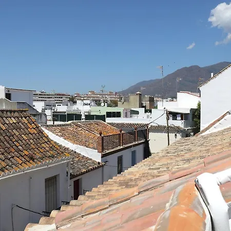 Authentic Andalusian Townhouse With Roof Terrace, Steps From The Beach Feriehus