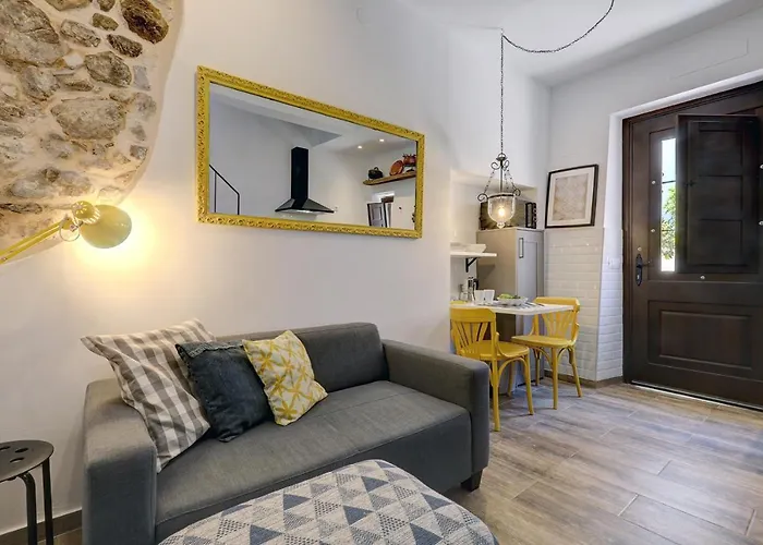 Authentic Andalusian Townhouse With Roof Terrace, Steps From The Dom wakacyjny Estepona