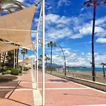 Authentic Andalusian Townhouse - Private Roof Terrace - 5min Semesterbostad Estepona