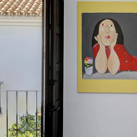 Authentic Andalusian Townhouse - Private Roof Terrace - 5Min Beach