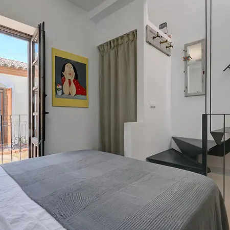 Authentic Andalusian Townhouse With Roof Terrace, Steps From The Casa vacanze Estepona