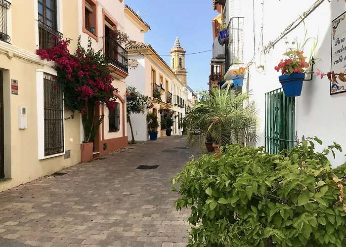 Authentic Andalusian Townhouse - Private Roof Terrace - 5Min Beach 에스테포나