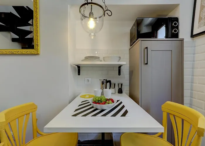 Authentic Andalusian Townhouse - Private Roof Terrace - 5Min Beach 에스테포나