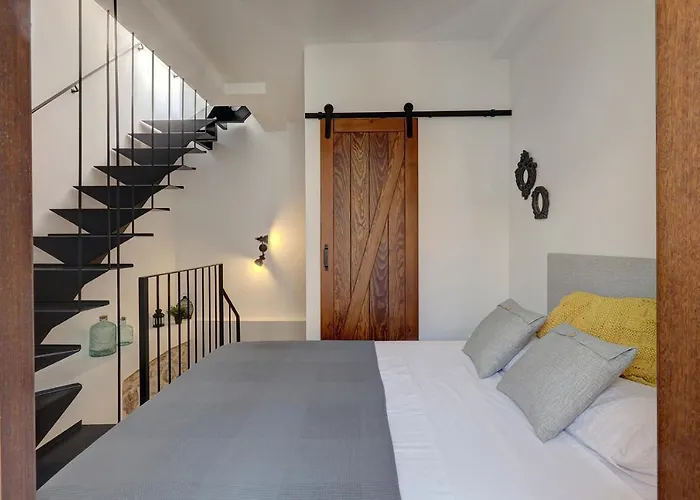 Vakantiehuis Authentic Andalusian Townhouse With Roof Terrace, Steps From The