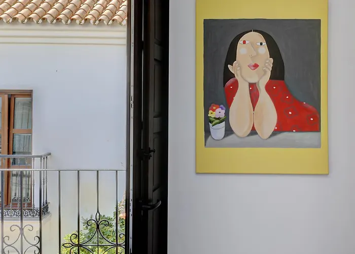 Authentic Andalusian Townhouse - Private Roof Terrace - 5Min Beach